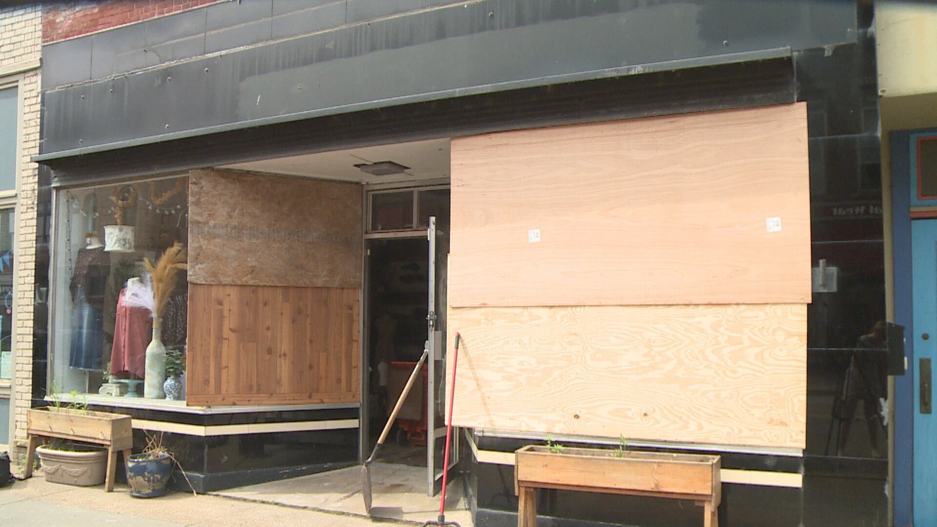Iris Boutique to move following building damage - Vimarsana News