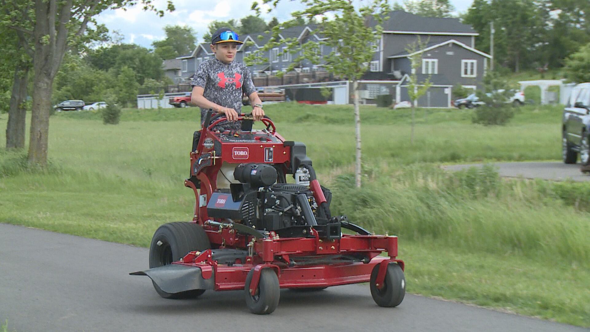 Make-A-Wish gifts lawnmower to River Falls boy - Vimarsana News